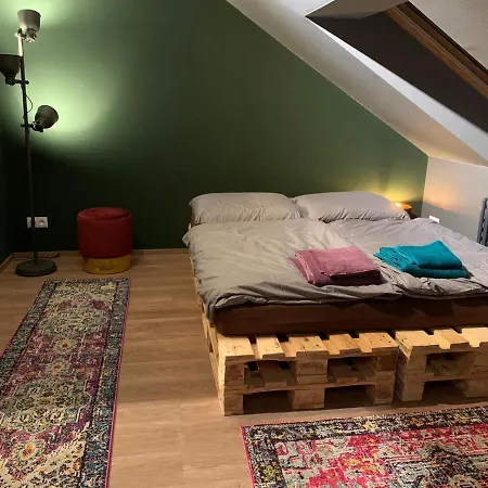 Netflix N Chill Loft Centre * 布拉迪斯拉发